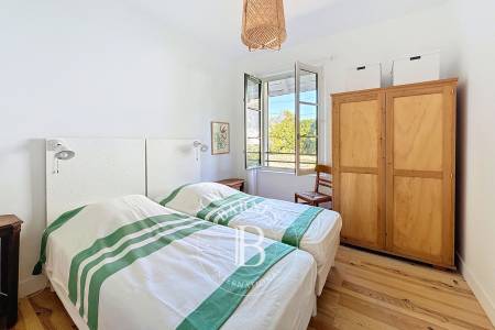 APPARTEMENT « LES GENÊTS » AVEC TERRASSE, À DEUX PAS DE LA PLAGE – CAPACITÉ 6 PERSONNES