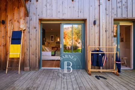 VILLA « GIOVANNA » EN BOIS AVEC PISCINE CHAUFFÉE DANS LE QUARTIER DU MIMBEAU, AU CAP FERRET – CAPACITÉ 10 PERSONNES