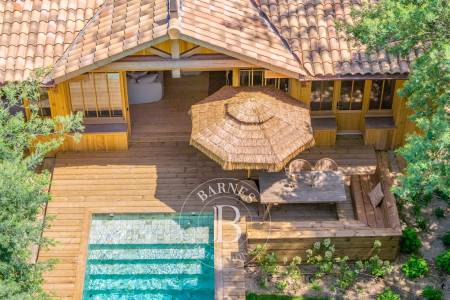 VILLA « PEARL » AVEC PISCINE EN PLEIN CENTRE DU VILLAGE, CAP FERRET - CAPACITÉ 8 PERSONNES