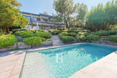 VILLA « ETCHANI » AVEC VUE PANORAMIQUE BASSIN ET PISCINE AU PYLA-SUR-MER - CAPACITÉ 14 PERSONNES