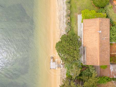VILLA « L’ESCARBILLE » EN PREMIÈRE LIGNE AVEC PONTON PRIVATIF AU CANON – CAPACITÉ 12 PERSONNES