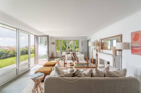 VILLA « L’ESCARBILLE » EN PREMIÈRE LIGNE AVEC PONTON PRIVATIF AU CANON – CAPACITÉ 12 PERSONNES