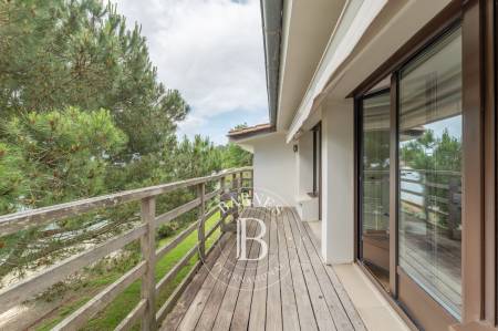 VILLA « L’ESCARBILLE » EN PREMIÈRE LIGNE AVEC PONTON PRIVATIF AU CANON – CAPACITÉ 12 PERSONNES