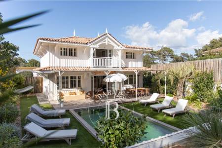 MAGNIFIQUE VILLA « OPALE » DANS LE VILLAGE DE L’HERBE, AVEC PISCINE, POUR 8 PERSONNES