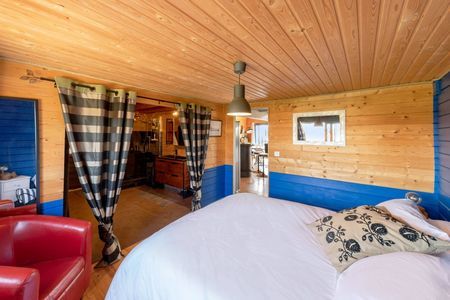 À LOUER VILLA AVEC PISCINE POUR 8 PERSONNES PROCHE MARCHÉ