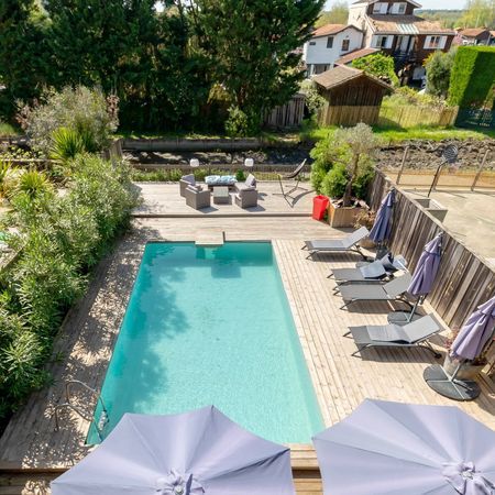 LOCATION DE VACANCES BASSIN D'ARCACHON VILLA AVEC PISCINE PROCHE DE LA PLAGE