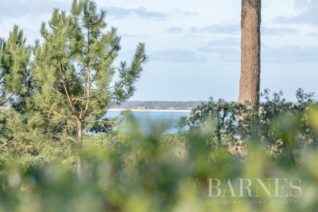 belle villa pila sur mer à lourer pour 10 personnes