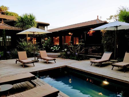 VILLA A LOUER SUR LE BASSIN D'ARCACHON AVEC 5 CHAMBRES AVEC PISCINE