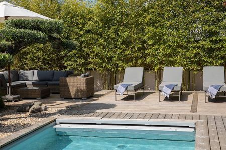 VILLA À LOUER AU PLEIN COEUR DU CAP FERRET AVEC 5 CHAMBRES ET PISCINE