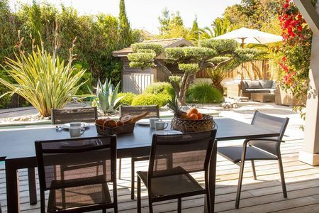 LOCATION SAISONNIERE AU CAP FERRET AVEC PISCINE 5 CHAMBRES ET JARDIN AU CALME