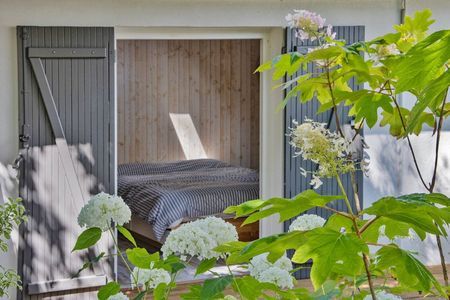 LOCATION SAISONNIERE AVEC PISCINE ET 5 CHAMBRES PROCHE DE LA PLAGE
