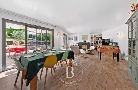 Location de vacances à Pyla-sur-Mer : Villa l'Eden Wood, capacité de 8 personnes, avec piscine