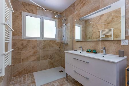 BEL APPARTEMENT AVEC VUE BASSIN ET TERRASSE AU PYLA-SUR-MER, 4 COUCHAGES
