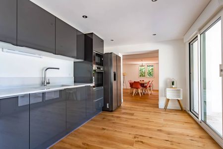 SUPERBE APPARTEMENT AVEC TERRASSE ET VUE BASSIN AU PYLA-SUR-MER, 6 COUCHAGES