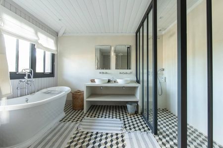 VILLA « LES MOUETTES » COMPOSÉE DE DEUX VILLAS AVEC PISCINE, EN PLEIN CENTRE DU CAP FERRET - CAPACITÉ 12 PERSONNES