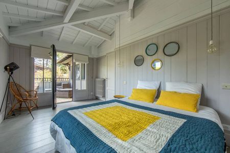 VILLA « LES MOUETTES » COMPOSÉE DE DEUX VILLAS AVEC PISCINE, EN PLEIN CENTRE DU CAP FERRET - CAPACITÉ 12 PERSONNES