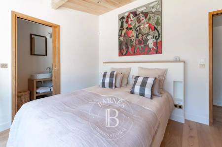 VILLA « AGAPANTHES » SITUÉE AU CENTRE DU CAP FERRET, AVEC PISCINE CHAUFFÉE ET BOULODROMME – CAPACITÉ 8 À 10 PERSONNES