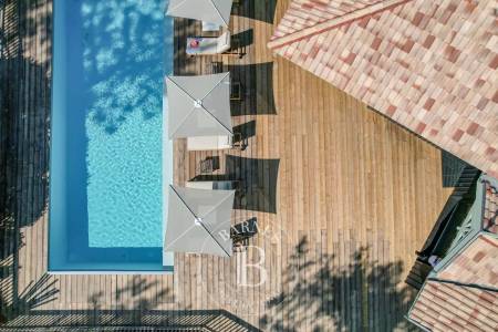 VILLA « AGAPANTHES » SITUÉE AU CENTRE DU CAP FERRET, AVEC PISCINE CHAUFFÉE ET BOULODROMME – CAPACITÉ 8 À 10 PERSONNES