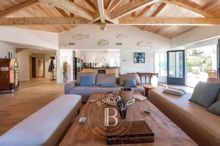 VILLA « AGAPANTHES » SITUÉE AU CENTRE DU CAP FERRET, AVEC PISCINE CHAUFFÉE ET BOULODROMME – CAPACITÉ 8 À 10 PERSONNES