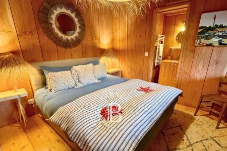 VILLA EN BOIS « PINÈDE » AVEC PISCINE, À PETIT PIQUEY - CAPACITÉ 7 ADULTES ET UN ENFANT