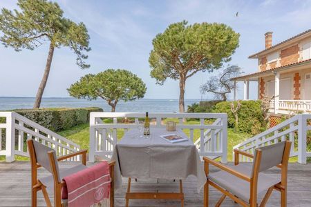 location vue mer arcachon